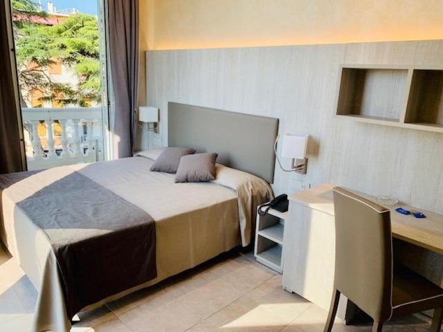Deluxe Double or Twin Room Sea View